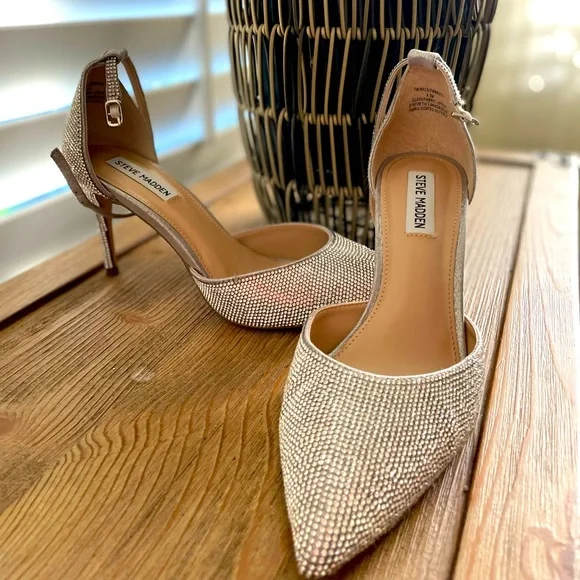 Steve Madden Twinkle Pump with Size - Main Image